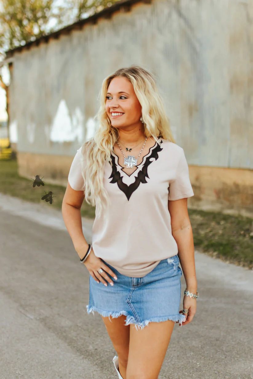 Llano Tee in Sand